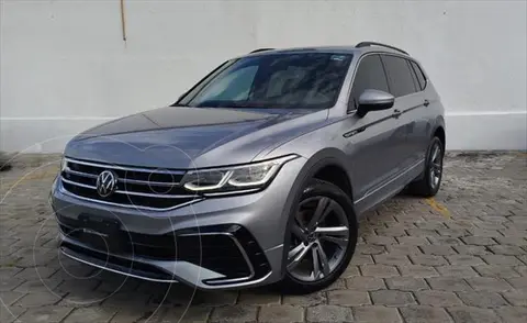 Volkswagen Tiguan 1.4L R-Line usado (2024) color plateado precio $615,000