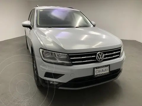 Volkswagen Tiguan Comfortline 5 Asientos Piel usado (2019) color Blanco precio $500,000