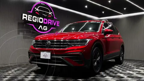Volkswagen Tiguan Comfortline 5 Asientos usado (2022) color Rojo precio $459,900