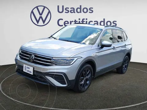 Volkswagen Tiguan Comfortline 5 Asientos usado (2024) color Plata financiado en mensualidades(enganche $152,845 mensualidades desde $11,693)