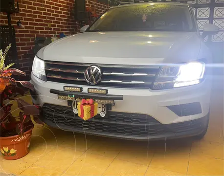 Volkswagen Tiguan Trendline usado (2018) color Blanco precio $350,000