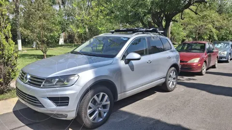 Volkswagen Touareg 3.0L V6 TDi Navegacion usado (2016) color Plata precio $325,000