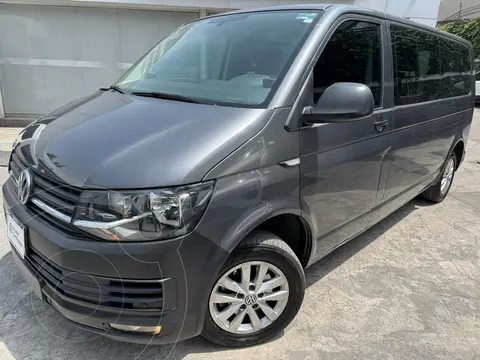 Volkswagen Transporter Pasajeros Aut usado (2017) color Gris precio $399,999