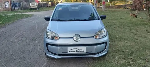 foto Volkswagen up! 5P 1.0 take up! + usado (2015) color Plata precio $2.790.000