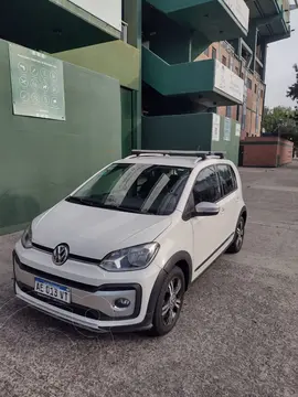 Volkswagen up! 5P 1.0 Cross up! usado (2019) color Blanco Cristal precio $16.500.000