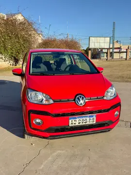 Volkswagen up! 3P 1.0 high up! usado (2018) color Rojo precio $17.500.000