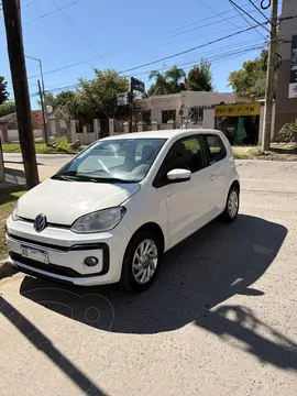 Volkswagen up! 3P 1.0 high up! usado (2017) color Blanco precio u$s10.000
