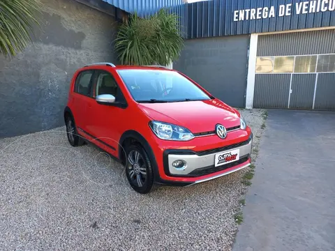 Volkswagen up! UP! 5 PTAS CROSS usado (2018) color Rojo precio $19.000.000