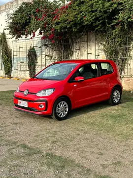 Volkswagen up! 3P 1.0 high up! 2016/17 usado (2018) color Rojo precio $15.600.000