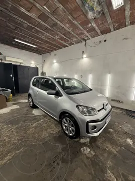 Volkswagen up! 3P 1.0 move up! usado (2018) color Gris Platina precio u$s9.800