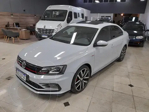 Volkswagen Vento GLI GLi 2.0 TSI DSG Nav usado (2018) color Gris precio $12.000.000