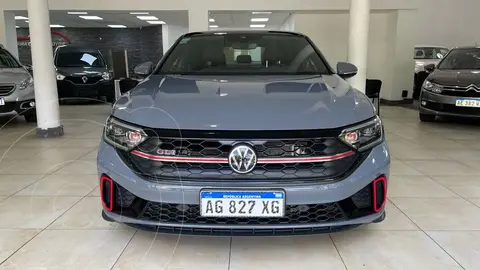 Volkswagen Vento GLI 350 TSi usado (2024) color Gris financiado en cuotas(anticipo $12.000.000)