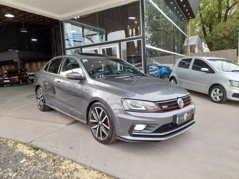 Volkswagen Vento GLI GLi 2.0 TSI DSG usado (2018) color Gris Platinium precio $39.000.000