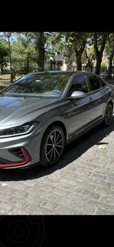 Volkswagen Vento GLI GLi 2.0 TSI DSG usado (2025) color Gris precio u$s44.000