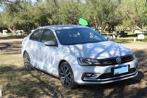 foto Volkswagen Vento GLI GLi 2.0 TSI DSG Nav usado (2018) color Gris Platinium precio $3.850.000
