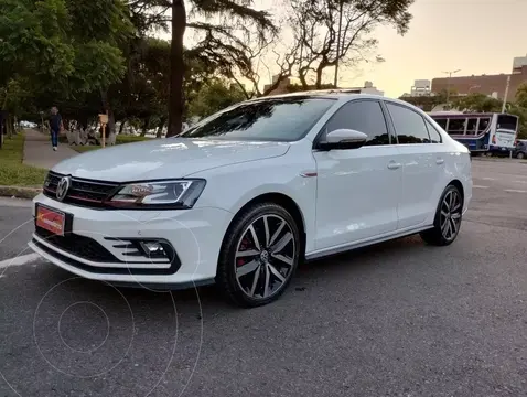 Volkswagen Vento GLI GLi 2.0 TSI DSG Nav usado (2018) color Blanco financiado en cuotas(anticipo u$s15.000)