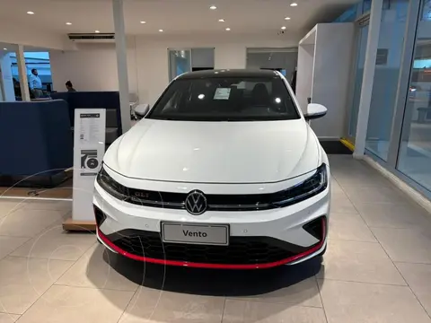 Volkswagen Vento GLI GLi 2.0 TSI DSG Nav nuevo color Blanco precio $57.900.000