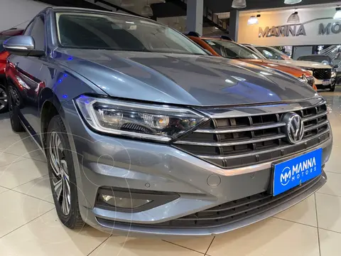 Volkswagen Vento 1.4 TSI Highline Aut usado (2021) color Gris Oscuro precio u$s30.000