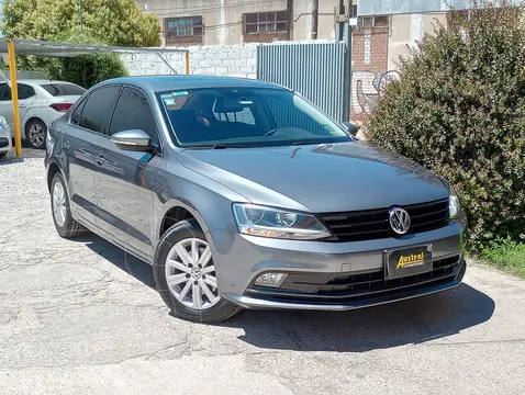 Volkswagen Vento 2.0 FSI Advance Summer Package usado (2015) color Plata Oscura financiado en cuotas(anticipo $11.500.000)