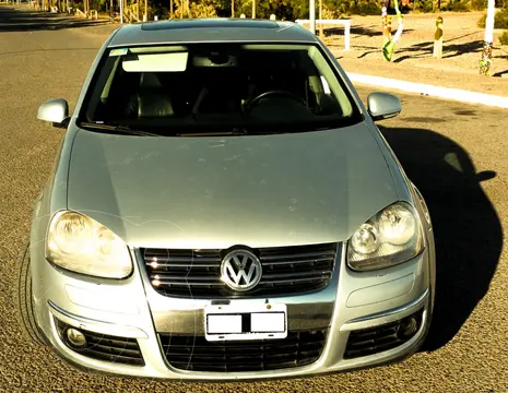 Volkswagen Vento 1.9 TDi Luxury DSG usado (2010) color Plata precio u$s7.000