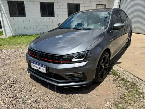 Volkswagen Vento 2.0 T FSI Sportline DSG Plus usado (2018) color Gris precio $38.000.000