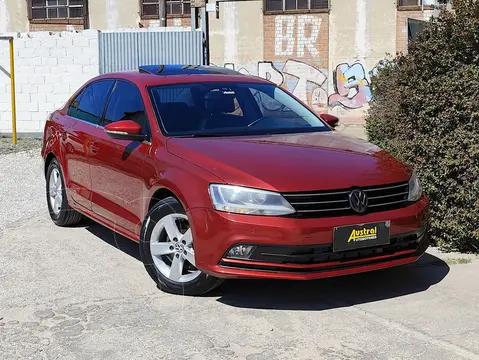 Volkswagen Vento 2.5 FSI Luxury Tiptronic usado (2016) color Rojo financiado en cuotas(anticipo $13.000.000)
