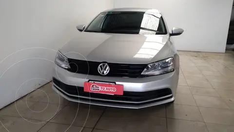 Volkswagen Vento 2.0 FSI Advance usado (2015) color Gris Platinium financiado en cuotas(anticipo $3.036.600)