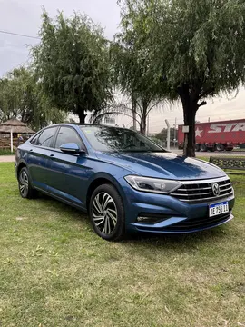 Volkswagen Vento 1.4 TSI Highline Aut usado (2021) color Azul Seda precio $32.000.000
