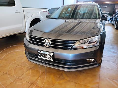 foto Volkswagen Vento 2.5 FSI Luxury Tiptronic usado (2015) color Gris Platinium precio $2.150.000