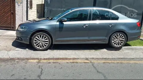 Volkswagen Vento Comfortline Aut usado (2014) color Plata precio $7.000.000