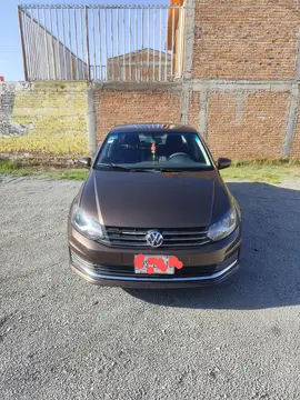 Volkswagen Vento Comfortline usado (2018) color Marron precio $170,000