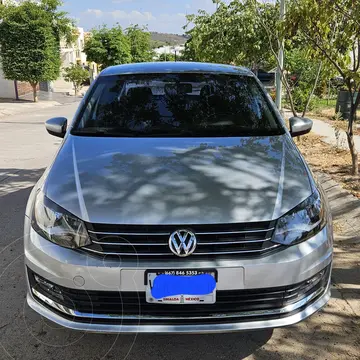 Volkswagen Vento Highline usado (2018) color Plata Reflex precio $175,000