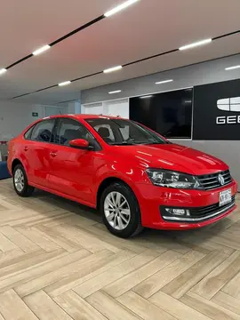 Volkswagen Vento Highline usado (2016) color Rojo precio $195,000