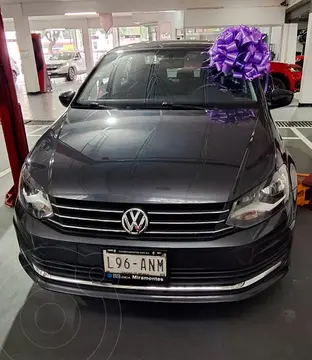 Volkswagen Vento Startline usado (2017) color Gris Carbono financiado en mensualidades(enganche $57,500 mensualidades desde $8,000)