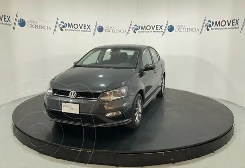 foto Volkswagen Vento Comfortline usado (2021) color Gris precio $298,000
