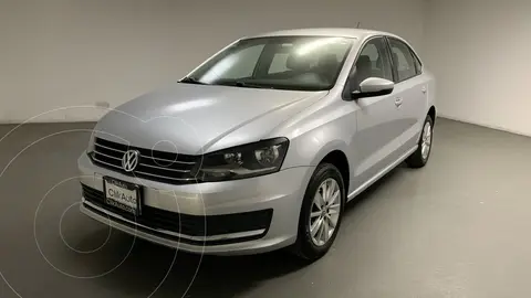Volkswagen Vento Comfortline Aut usado (2018) color plateado precio $173,000