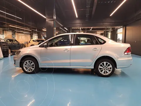 Volkswagen Vento Comfortline usado (2019) color plateado precio $227,000