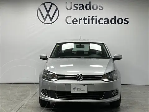 Volkswagen Vento Highline usado (2014) color plateado precio $169,000