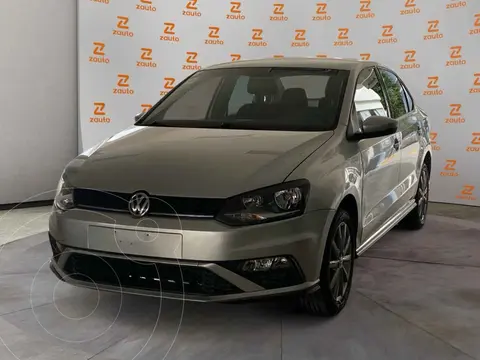 Volkswagen Vento Comfortline Plus usado (2020) color Plata financiado en mensualidades(enganche $67,475 mensualidades desde $4,976)