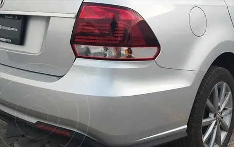 foto Volkswagen Vento Comfortline Plus usado (2022) color plateado precio $334,900