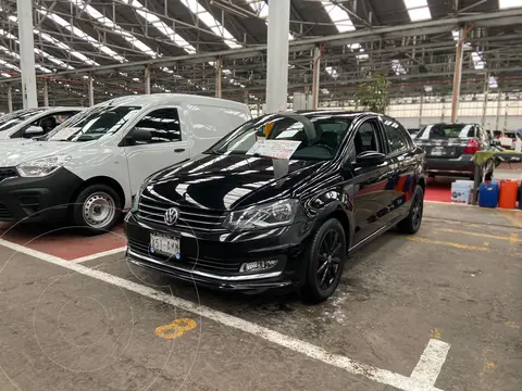 Volkswagen Vento Highline Aut usado (2017) color Negro Profundo financiado en mensualidades(enganche $63,000 mensualidades desde $5,400)