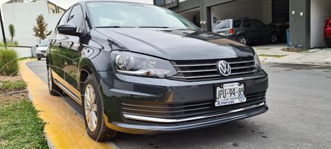 foto Volkswagen Vento Comfortline Tiptronic usado (2018) color Gris Carbono precio $226,000