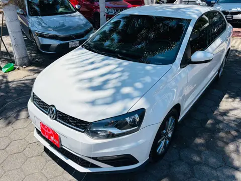Volkswagen Vento Comfortline Plus usado (2021) color Blanco financiado en mensualidades(enganche $69,069 mensualidades desde $6,135)