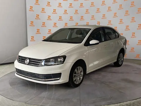 Volkswagen Vento Comfortline usado (2018) color Blanco financiado en mensualidades(enganche $60,595 mensualidades desde $4,469)