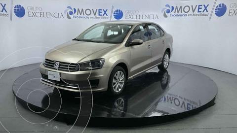 foto Volkswagen Vento Comfortline usado (2017) color Dorado precio $185,000
