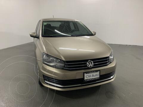 Volkswagen Vento Comfortline usado (2020) color Dorado precio $242,000
