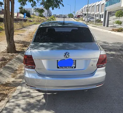 Volkswagen Vento Highline usado (2018) color Plata Reflex precio $175,000