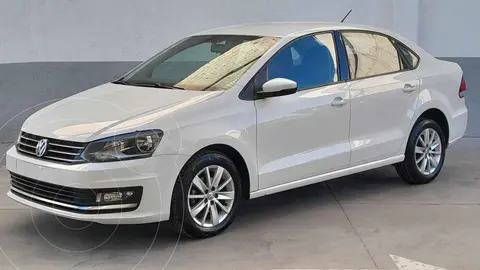 Volkswagen Vento Highline Aut usado (2017) color Blanco precio $250,000