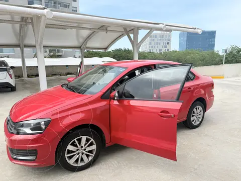 Volkswagen Vento Comfortline usado (2017) color Rojo Flash precio $135,000