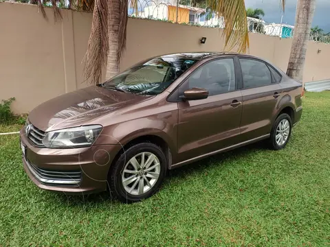 Volkswagen Vento Comfortline usado (2017) color Marron financiado en mensualidades(enganche $45,000)